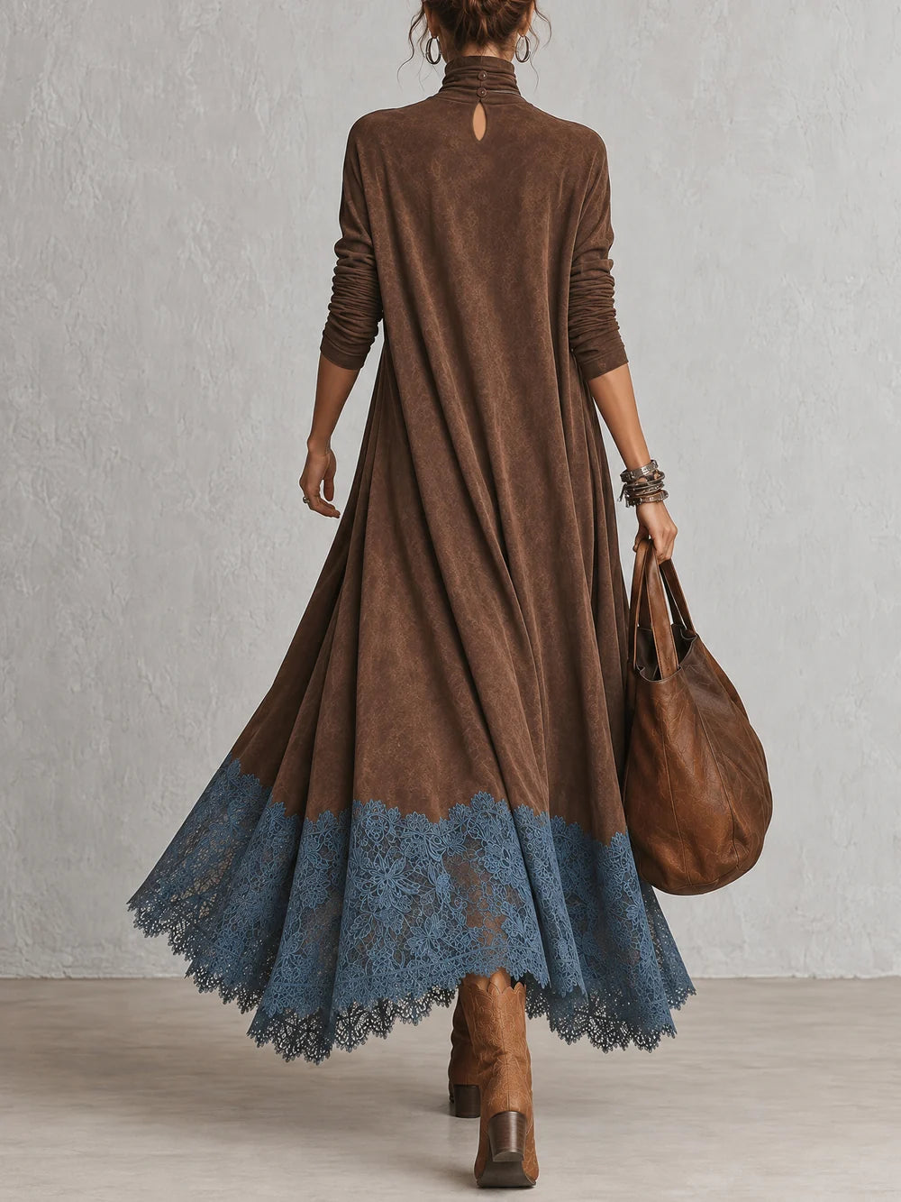 Sigrid | Vintage Bruine Maxi-Jurk Met Lange Mouwen En Kanten Zoom, In Suède-Look